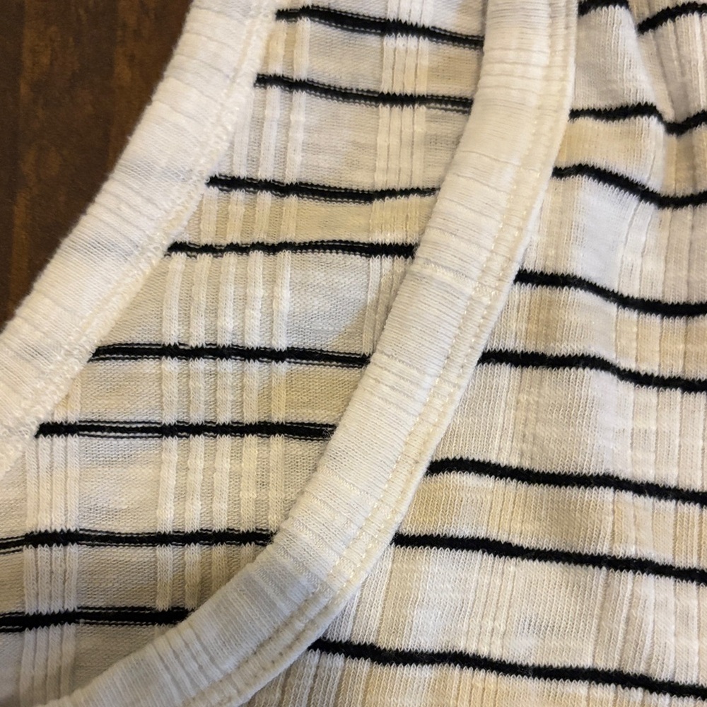Universal Thread Striped Top - Picture 5 of 5